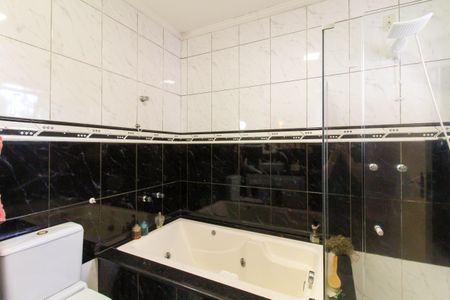 Casa à venda com 160m², 4 quartos e 2 vagas Casa à venda com 160m², 4 quartos e 2 vagasBanheiro da Suíte 2