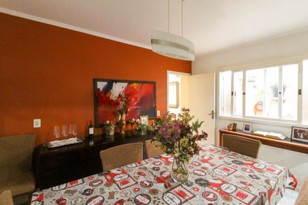 Casa à venda com 160m², 4 quartos e 2 vagas Casa à venda com 160m², 4 quartos e 2 vagasCopa