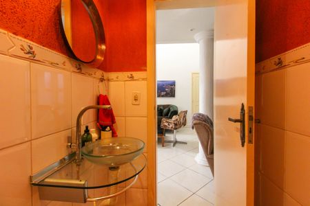 Casa à venda com 160m², 4 quartos e 2 vagas Casa à venda com 160m², 4 quartos e 2 vagasLavabo