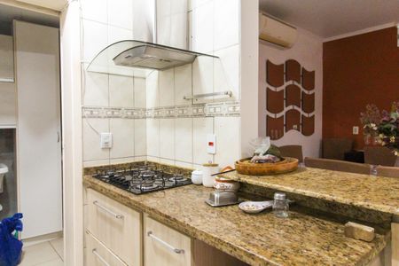 Casa à venda com 160m², 4 quartos e 2 vagas Casa à venda com 160m², 4 quartos e 2 vagasCozinha