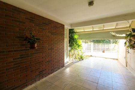 Casa à venda com 160m², 4 quartos e 2 vagas Casa à venda com 160m², 4 quartos e 2 vagasÁrea externa