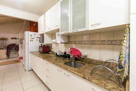 Casa à venda com 160m², 4 quartos e 2 vagas Casa à venda com 160m², 4 quartos e 2 vagasCozinha
