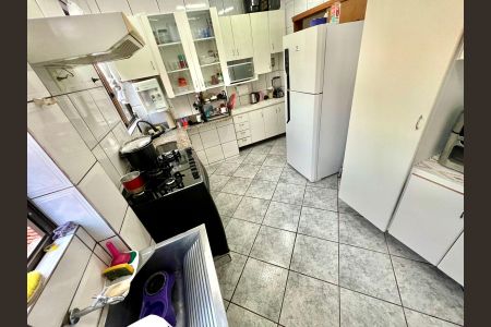 Apartamento à venda com 192m², 4 quartos e 1 vagaCozinha