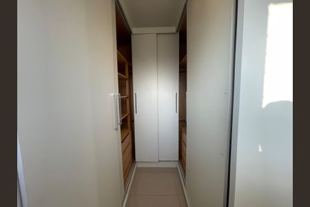 Apartamento para alugar com 74m², 2 quartos e 1 vagaCloset da suíte