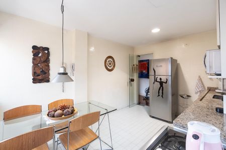 Apartamento à venda com 75m², 2 quartos e sem vagaCozinha
