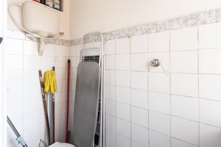 Apartamento à venda com 75m², 2 quartos e sem vagaBanheiro de Serviço