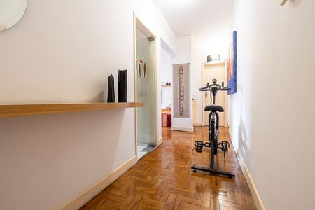 Apartamento à venda com 75m², 2 quartos e sem vagaHall do apartamento