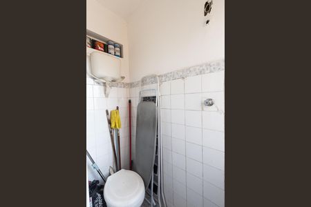 Apartamento à venda com 75m², 2 quartos e sem vagaBanheiro de Serviço