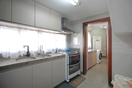 Apartamento à venda com 281m², 4 quartos e 3 vagasCozinha