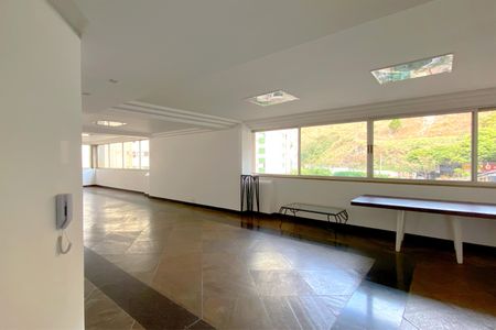 Apartamento à venda com 281m², 4 quartos e 3 vagasÁrea comum - Salão de festas