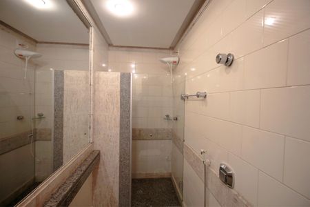 Apartamento à venda com 281m², 4 quartos e 3 vagasBanheiro da Suíte 1