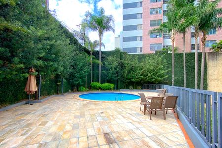 Apartamento à venda com 281m², 4 quartos e 3 vagasÁrea comum - Piscina