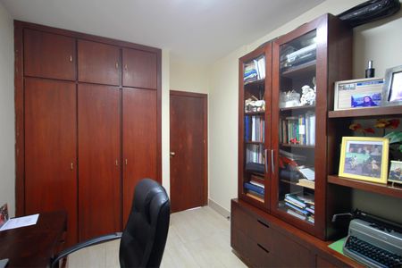 Apartamento à venda com 281m², 4 quartos e 3 vagasQuarto 2