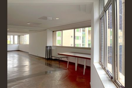 Apartamento à venda com 281m², 4 quartos e 3 vagasÁrea comum - Salão de festas