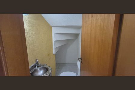 Casa à venda com 105m², 2 quartos e 2 vagasLavabo