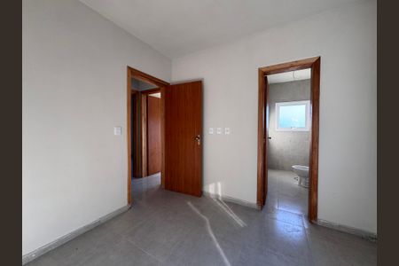 Casa à venda com 71m², 3 quartos e 2 vagas Casa à venda com 71m², 3 quartos e 2 vagasSuíte