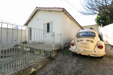 Casa à venda com 250m², 2 quartos e 2 vagas Casa à venda com 250m², 2 quartos e 2 vagasGaragem