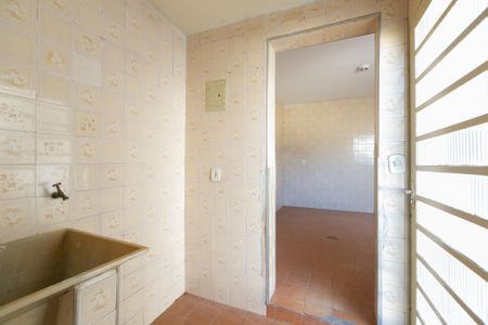 Casa à venda com 250m², 2 quartos e 2 vagas Casa à venda com 250m², 2 quartos e 2 vagasÁrea de Serviço 2