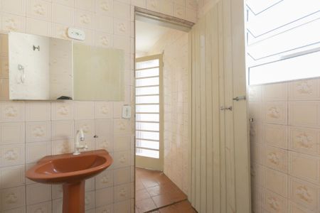 Casa à venda com 250m², 2 quartos e 2 vagas Casa à venda com 250m², 2 quartos e 2 vagasBanheiro 2