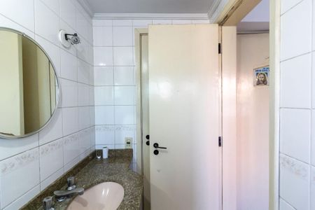 Apartamento à venda com 77m², 3 quartos e 2 vagasBanheiro Social