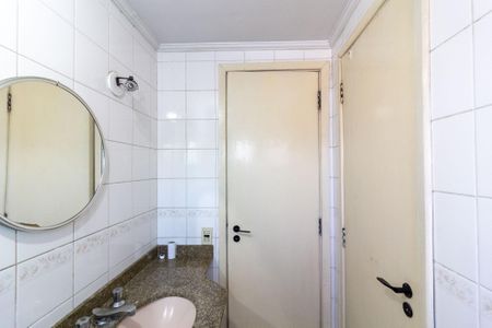 Apartamento à venda com 77m², 3 quartos e 2 vagasBanheiro Social