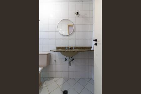 Apartamento à venda com 77m², 3 quartos e 2 vagasBanheiro Social