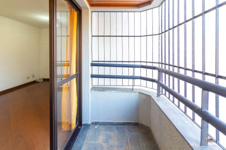 Apartamento à venda com 77m², 3 quartos e 2 vagasVaranda da Sala