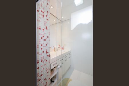 Apartamento à venda com 156m², 3 quartos e 3 vagasBanheiro da suíte 2