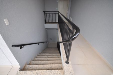 Apartamento à venda com 35m², 2 quartos e sem vagaEscada de acesso