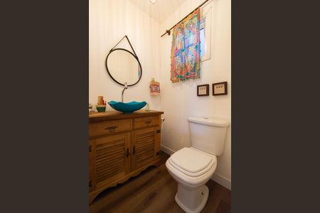 Casa de condomínio à venda com 120m², 3 quartos e 2 vagas Casa de condomínio à venda com 120m², 3 quartos e 2 vagasBanheiro de Serviço