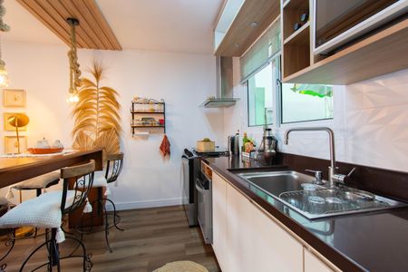 Casa de condomínio à venda com 120m², 3 quartos e 2 vagas Casa de condomínio à venda com 120m², 3 quartos e 2 vagasCozinha