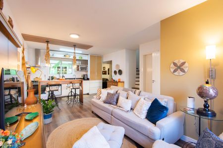 Casa de condomínio à venda com 120m², 3 quartos e 2 vagas Casa de condomínio à venda com 120m², 3 quartos e 2 vagasSala