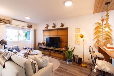 Casa de condomínio à venda com 120m², 3 quartos e 2 vagas Casa de condomínio à venda com 120m², 3 quartos e 2 vagasSala