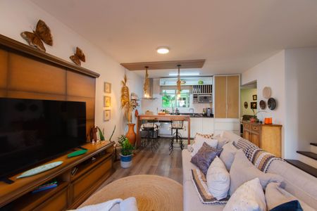 Casa de condomínio à venda com 120m², 3 quartos e 2 vagas Casa de condomínio à venda com 120m², 3 quartos e 2 vagasSala