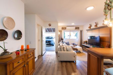 Casa de condomínio à venda com 120m², 3 quartos e 2 vagas Casa de condomínio à venda com 120m², 3 quartos e 2 vagasSala