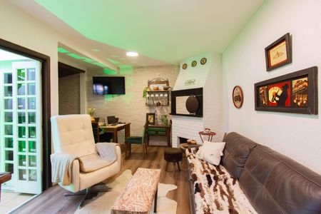 Casa de condomínio à venda com 120m², 3 quartos e 2 vagas Casa de condomínio à venda com 120m², 3 quartos e 2 vagasSala