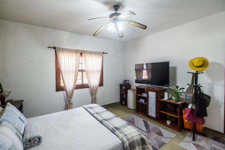 Casa de condomínio à venda com 353m², 4 quartos e 4 vagasSuíte master