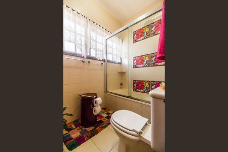 Casa de condomínio à venda com 353m², 4 quartos e 4 vagasBanheiro 2