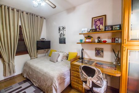 Casa de condomínio à venda com 353m², 4 quartos e 4 vagasQuarto 2