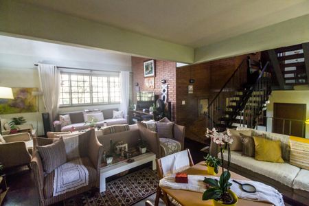 Casa de condomínio à venda com 353m², 4 quartos e 4 vagasSala