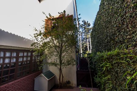 Casa de condomínio à venda com 353m², 4 quartos e 4 vagasQuintal