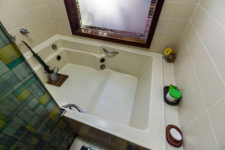 Casa de condomínio à venda com 353m², 4 quartos e 4 vagasBanheiro da Suíte