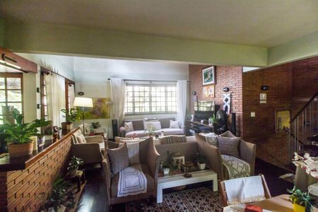 Casa de condomínio à venda com 353m², 4 quartos e 4 vagasSala