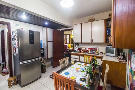 Casa de condomínio à venda com 353m², 4 quartos e 4 vagasCozinha