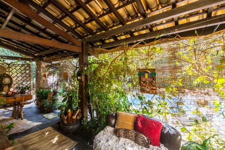 Casa de condomínio à venda com 353m², 4 quartos e 4 vagasVaranda