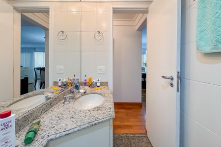 Apartamento para alugar com 120m², 3 quartos e 2 vagasBanheiro Corredor