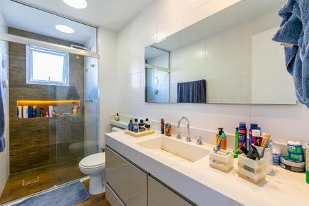 Apartamento à venda com 149m², 3 quartos e 3 vagasBanheiro da Suíte 1