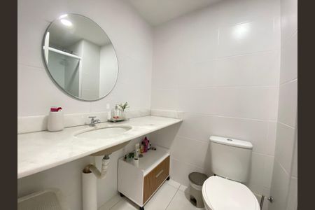 Apartamento à venda com 72m², 2 quartos e 1 vaga Apartamento à venda com 72m², 2 quartos e 1 vagaBanheiro