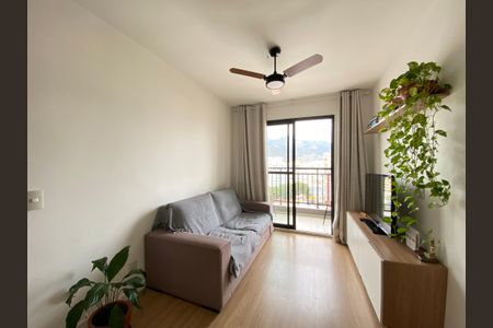 Apartamento à venda com 72m², 2 quartos e 1 vaga Apartamento à venda com 72m², 2 quartos e 1 vagaSala