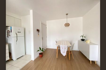 Apartamento à venda com 72m², 2 quartos e 1 vaga Apartamento à venda com 72m², 2 quartos e 1 vagaSala